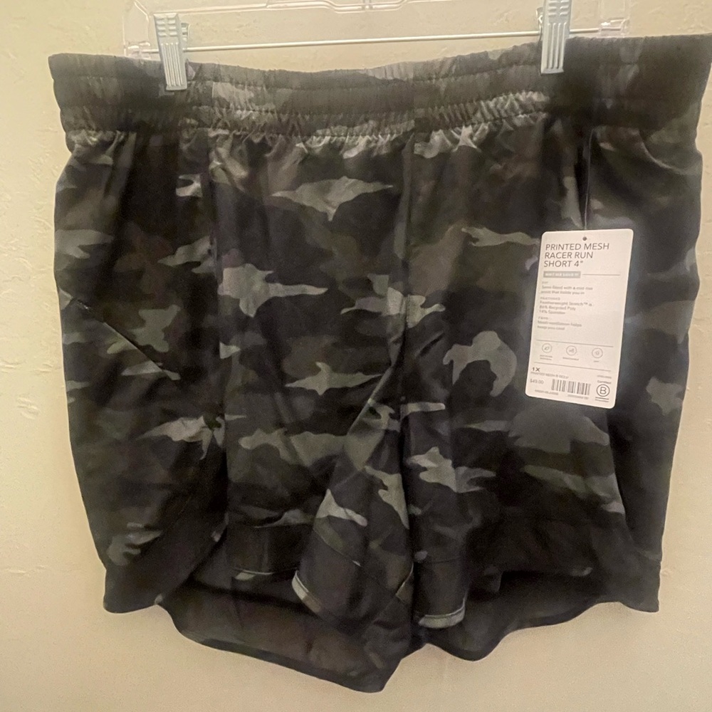 NWT Athleta Printed Mesh Racer Fun 4” Black Camo Women's Athletic Shorts Size 1X